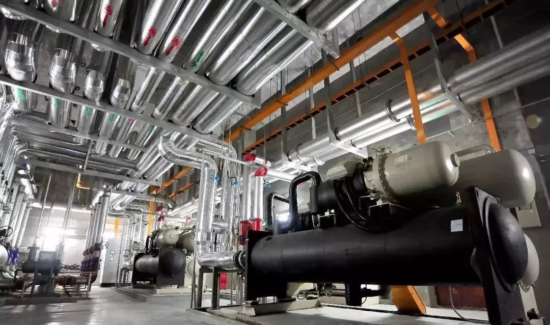 地鐵里為什么這么涼快？為維持25°C，有群空調(diào)工程師在高溫下忙碌