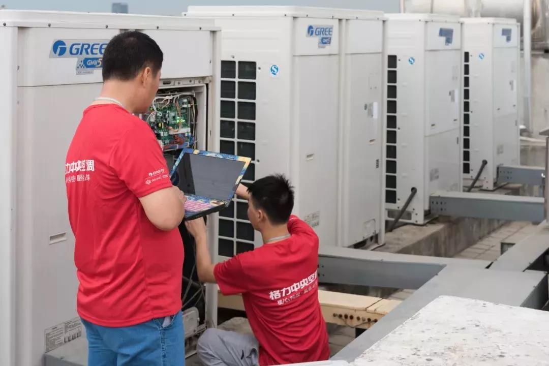 地鐵里為什么這么涼快？為維持25°C，有群空調(diào)工程師在高溫下忙碌