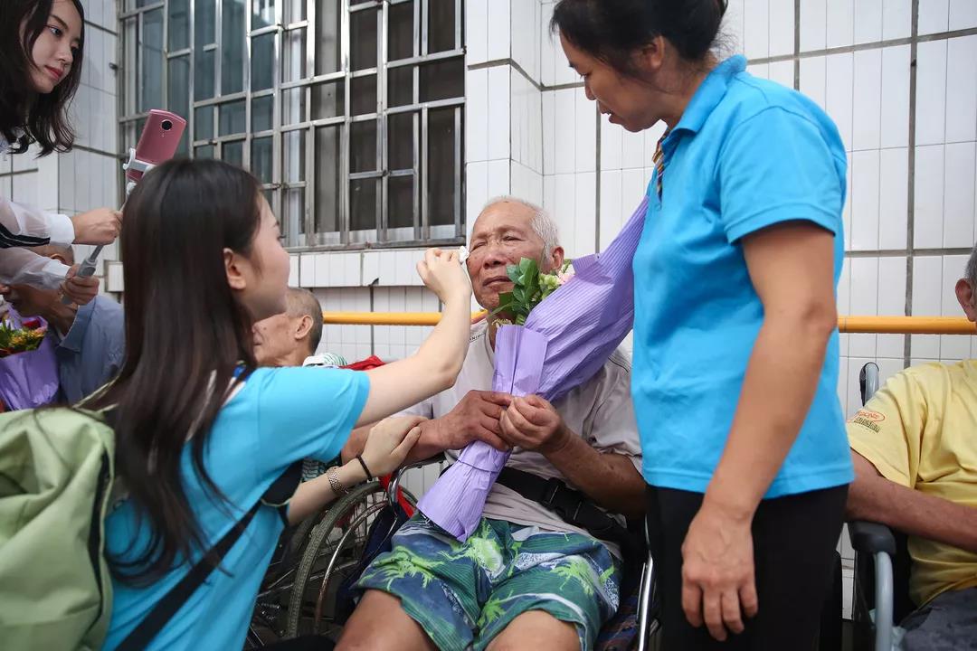 踐行社會(huì)責(zé)任，四季沐歌攜手國(guó)際小姐愛(ài)心公益行